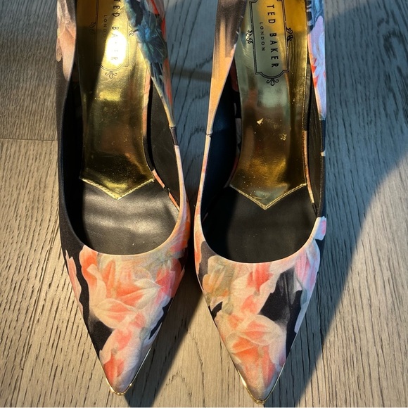 Great condition Ted baker floral heels - Picture 11 of 11